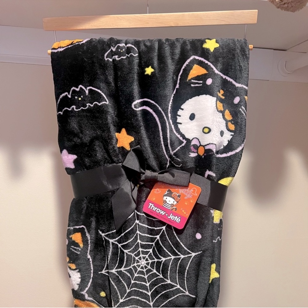 Hello kitty Halloween collection 🕸️🕷️